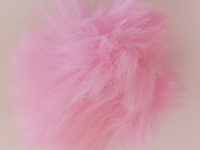 Pompon Peludo Rosado 7cm — MKS Mercería