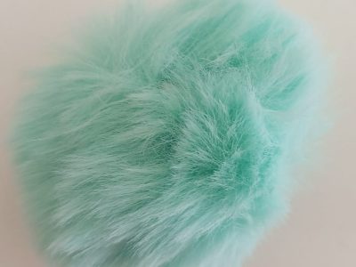 Pompon Peludo Menta 7cm — MKS Mercería