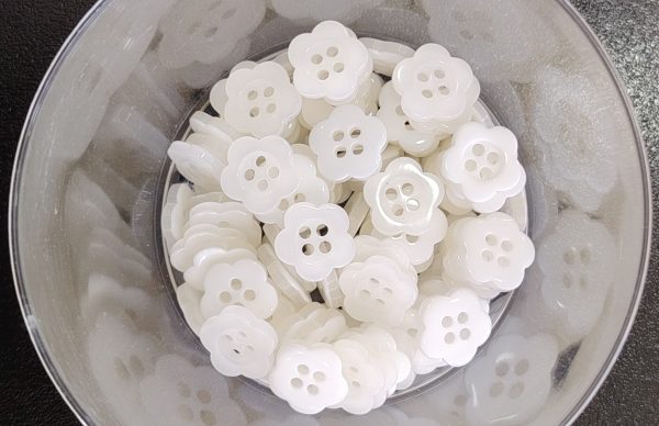 Boton Pequeño Flor Blanca