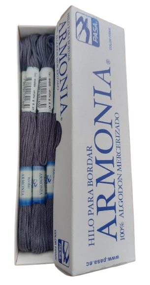 Hilo Pasa Para Bordar Madeja Color Gris — MKS Mercería